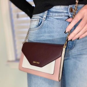 Crossbody purse